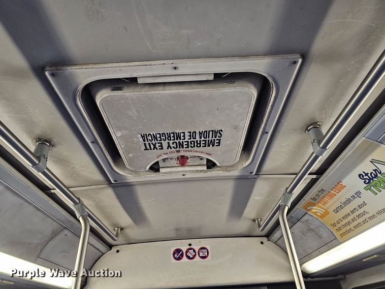 image for item DO4210 2006 Gillig G29B102N4  transit bus