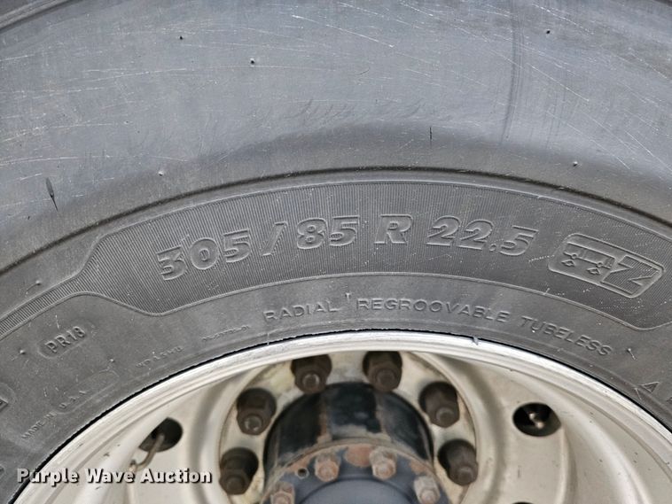 image for item DO4210 2006 Gillig G29B102N4  transit bus