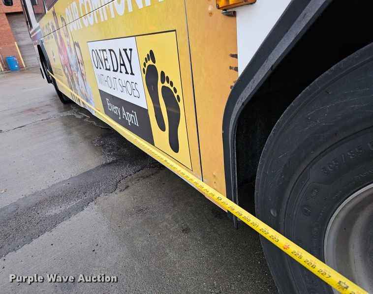 image for item DO4211 2006 Gillig G29B102N4  transit bus