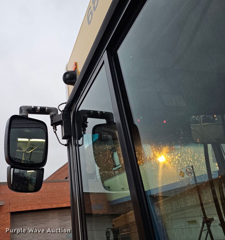 image for item DO4211 2006 Gillig G29B102N4  transit bus