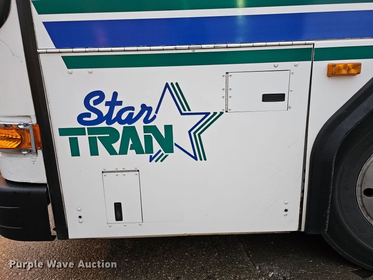 image for item DO4211 2006 Gillig G29B102N4  transit bus