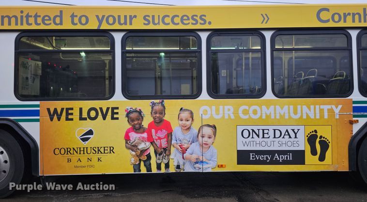 image for item DO4211 2006 Gillig G29B102N4  transit bus