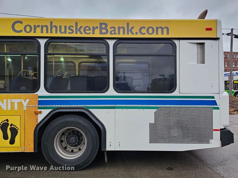 image for item DO4211 2006 Gillig G29B102N4  transit bus