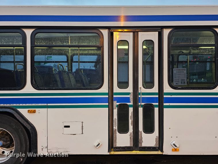 image for item DO4211 2006 Gillig G29B102N4  transit bus