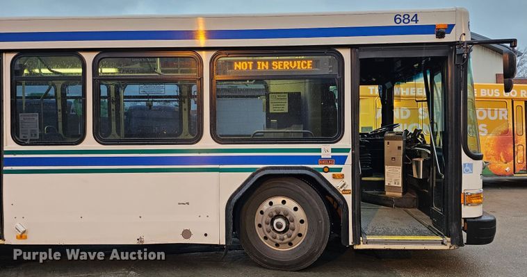 image for item DO4211 2006 Gillig G29B102N4  transit bus