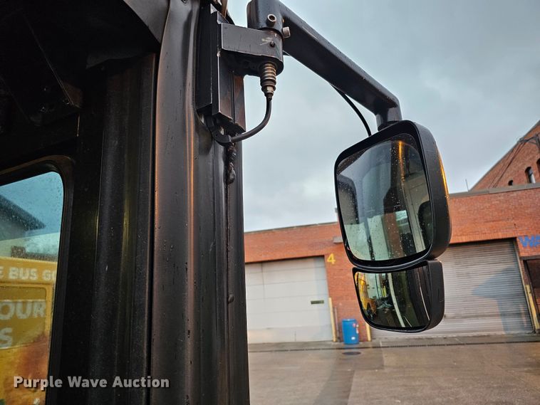 image for item DO4211 2006 Gillig G29B102N4  transit bus