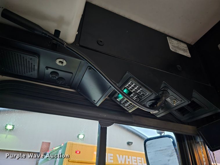 image for item DO4211 2006 Gillig G29B102N4  transit bus