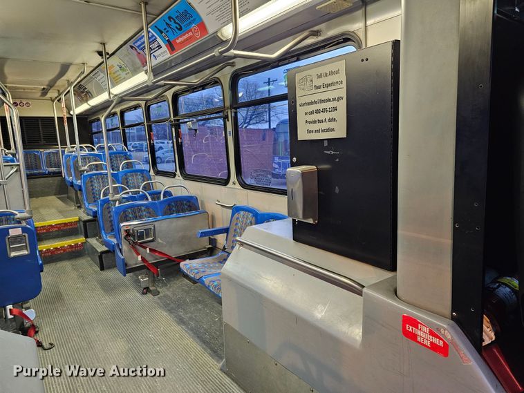 image for item DO4211 2006 Gillig G29B102N4  transit bus