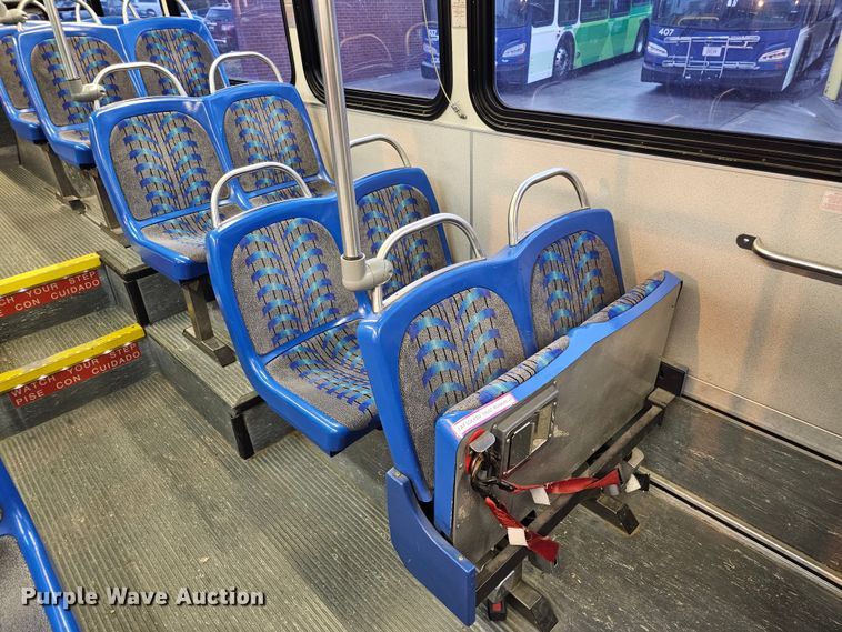 image for item DO4211 2006 Gillig G29B102N4  transit bus