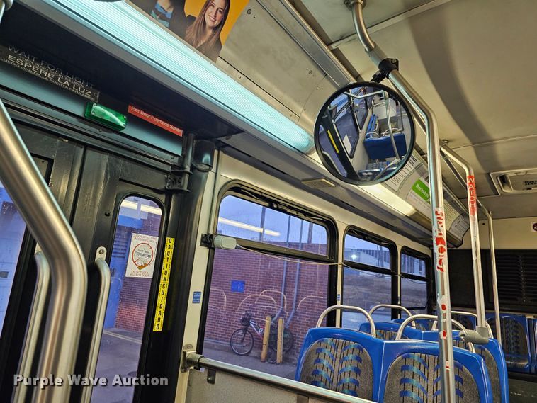 image for item DO4211 2006 Gillig G29B102N4  transit bus