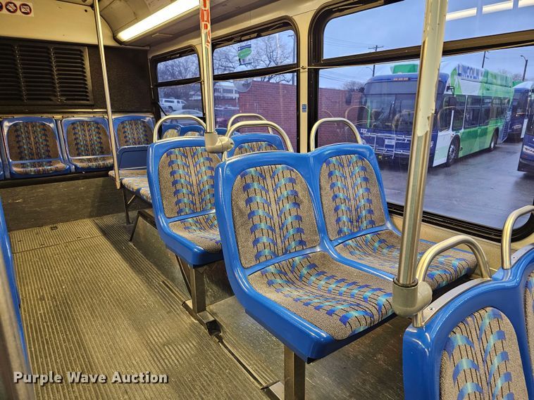 image for item DO4211 2006 Gillig G29B102N4  transit bus