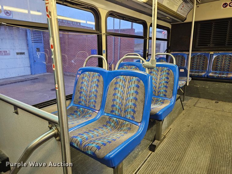 image for item DO4211 2006 Gillig G29B102N4  transit bus