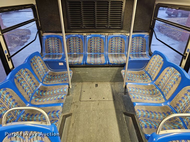 image for item DO4211 2006 Gillig G29B102N4  transit bus