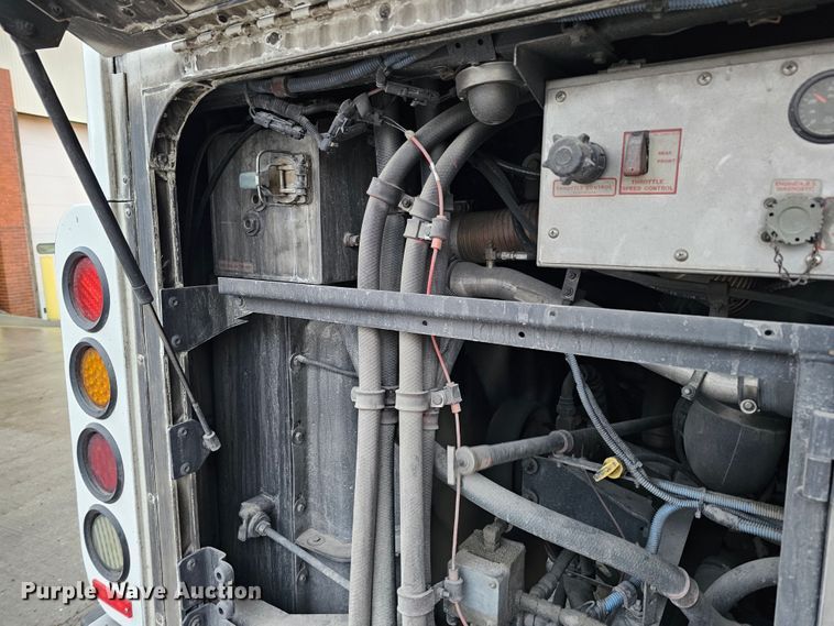 image for item DO4211 2006 Gillig G29B102N4  transit bus