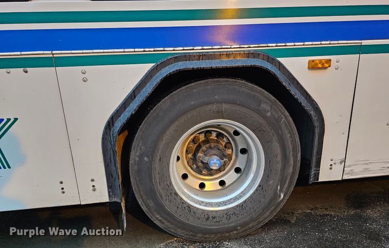 image for item DO4211 2006 Gillig G29B102N4  transit bus