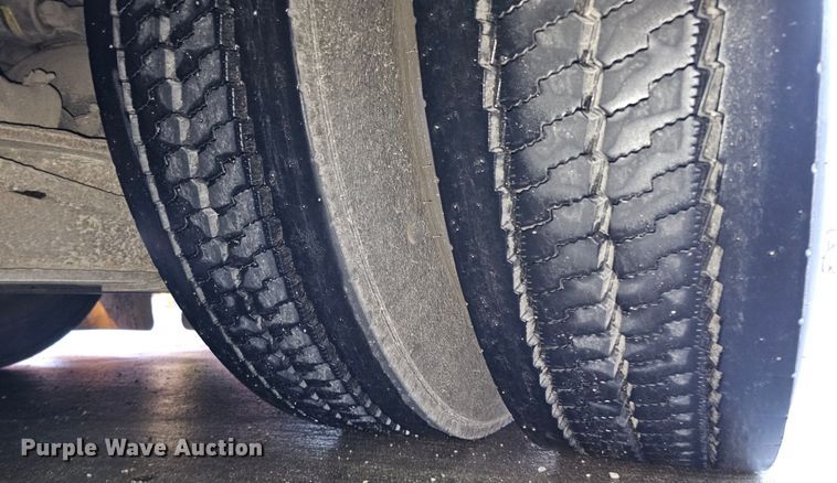 image for item DO4211 2006 Gillig G29B102N4  transit bus