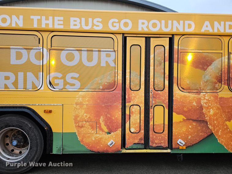 image for item DO4212 2006 Gillig G29B102N4  transit bus