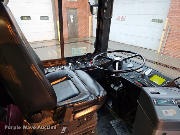 image for item DO4212 2006 Gillig G29B102N4  transit bus