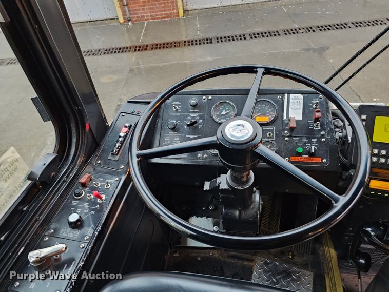 image for item DO4212 2006 Gillig G29B102N4  transit bus