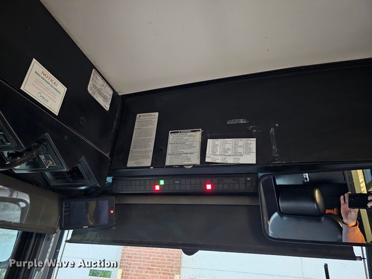 image for item DO4212 2006 Gillig G29B102N4  transit bus