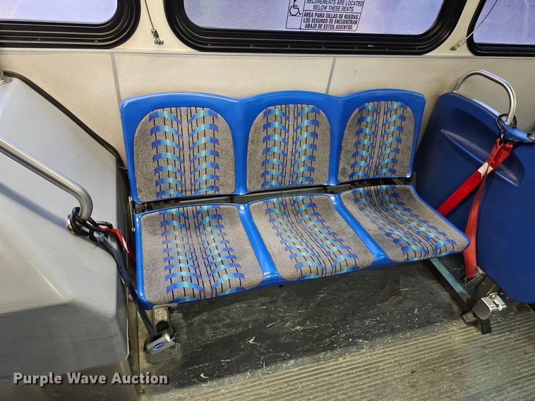 image for item DO4212 2006 Gillig G29B102N4  transit bus