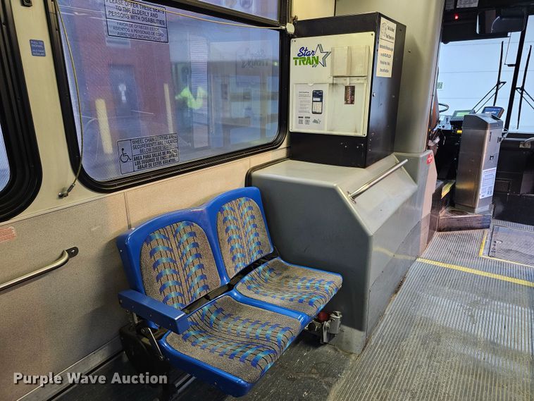 image for item DO4212 2006 Gillig G29B102N4  transit bus