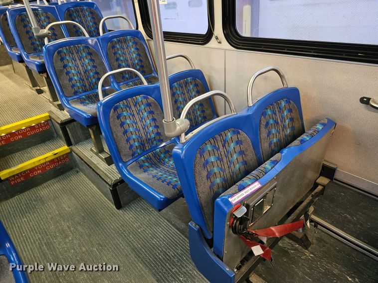 image for item DO4212 2006 Gillig G29B102N4  transit bus