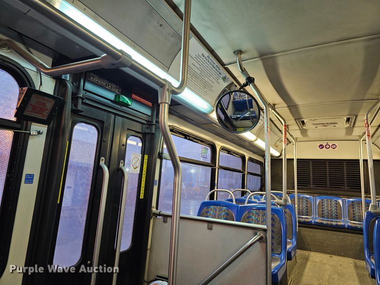 image for item DO4212 2006 Gillig G29B102N4  transit bus