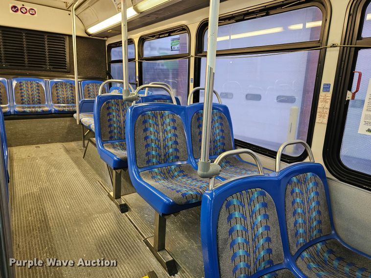 image for item DO4212 2006 Gillig G29B102N4  transit bus