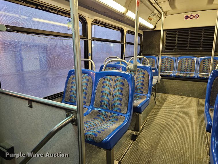 image for item DO4212 2006 Gillig G29B102N4  transit bus