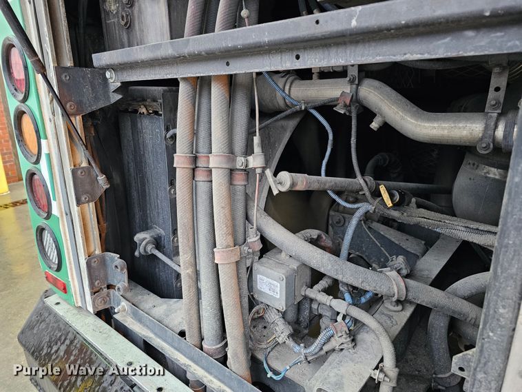 image for item DO4212 2006 Gillig G29B102N4  transit bus