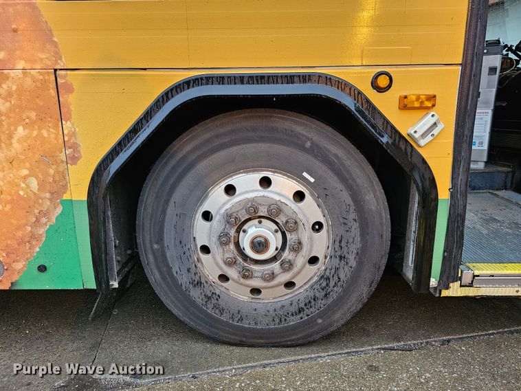 image for item DO4212 2006 Gillig G29B102N4  transit bus