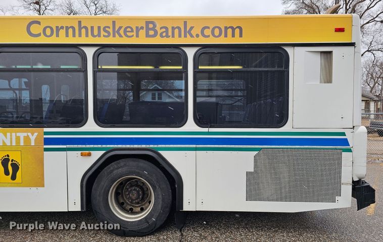 image for item DO4216 2006 Gillig G29B102N4  transit bus