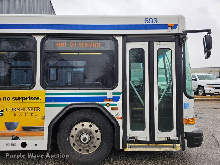 image for item DO4216 2006 Gillig G29B102N4  transit bus