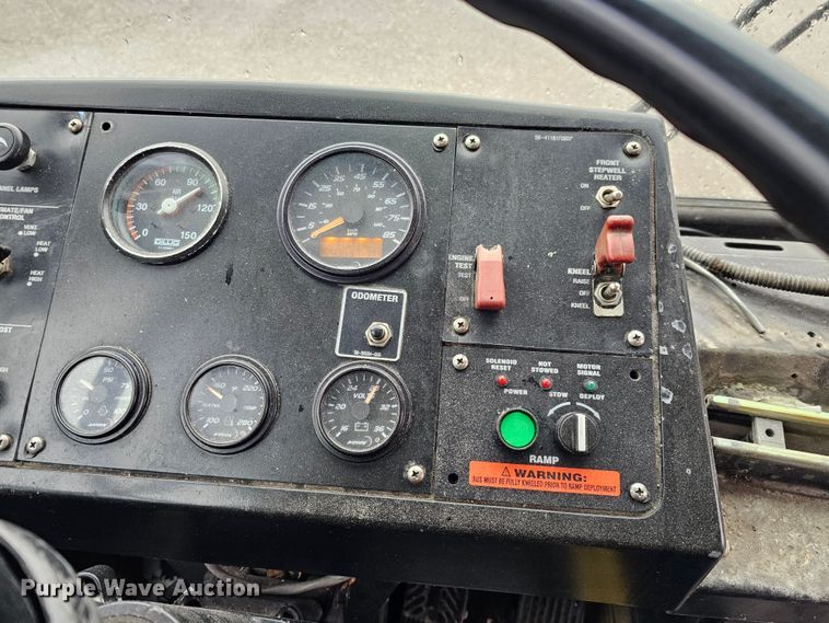 image for item DO4216 2006 Gillig G29B102N4  transit bus