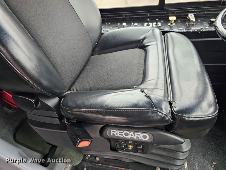 image for item DO4216 2006 Gillig G29B102N4  transit bus