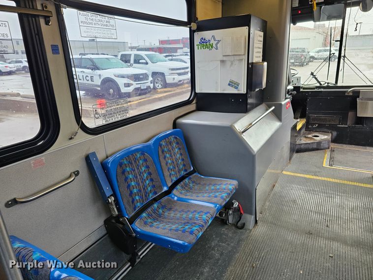 image for item DO4216 2006 Gillig G29B102N4  transit bus