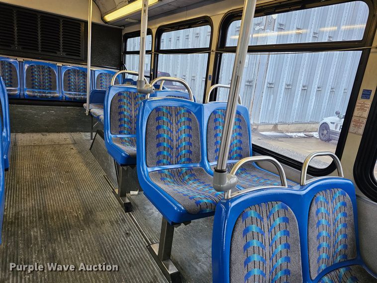 image for item DO4216 2006 Gillig G29B102N4  transit bus