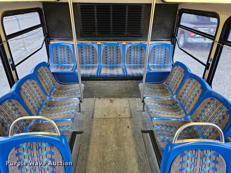 image for item DO4216 2006 Gillig G29B102N4  transit bus