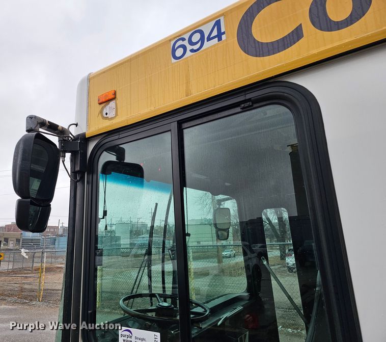 image for item DO4217 2006 Gillig G29B102N4  transit bus