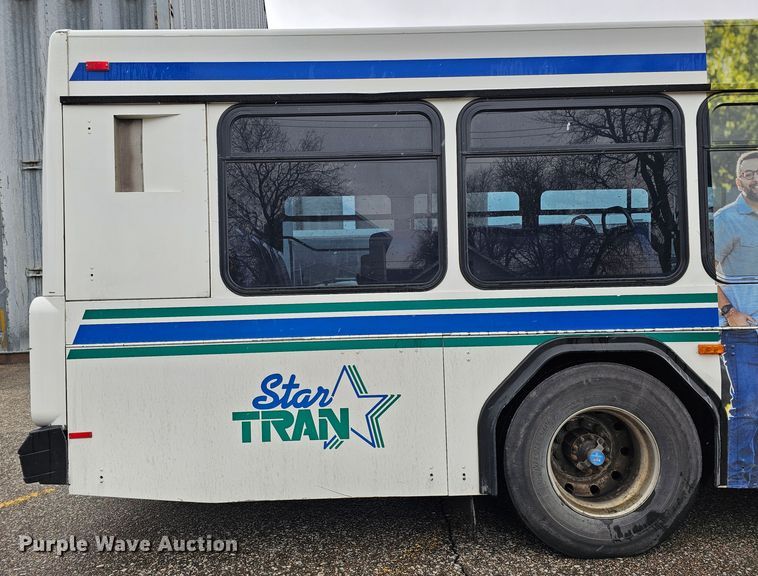 image for item DO4217 2006 Gillig G29B102N4  transit bus