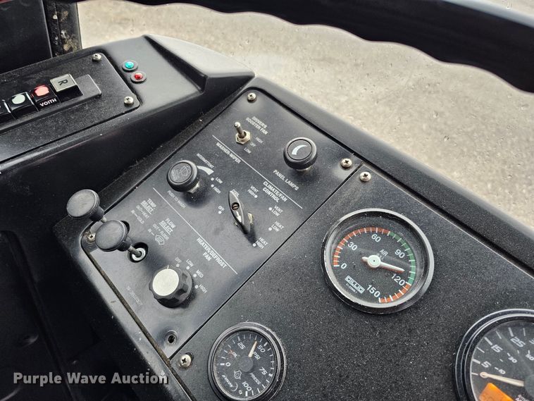 image for item DO4217 2006 Gillig G29B102N4  transit bus