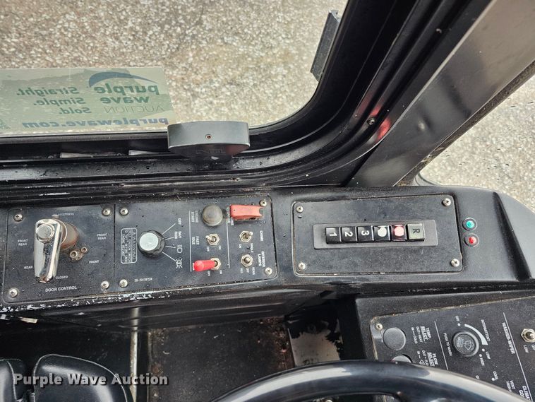 image for item DO4217 2006 Gillig G29B102N4  transit bus