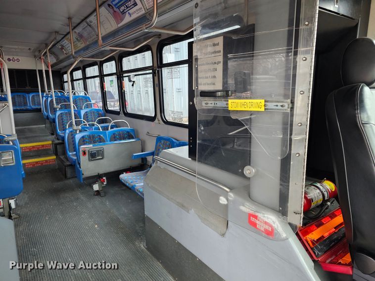 image for item DO4217 2006 Gillig G29B102N4  transit bus