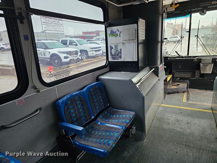 image for item DO4217 2006 Gillig G29B102N4  transit bus