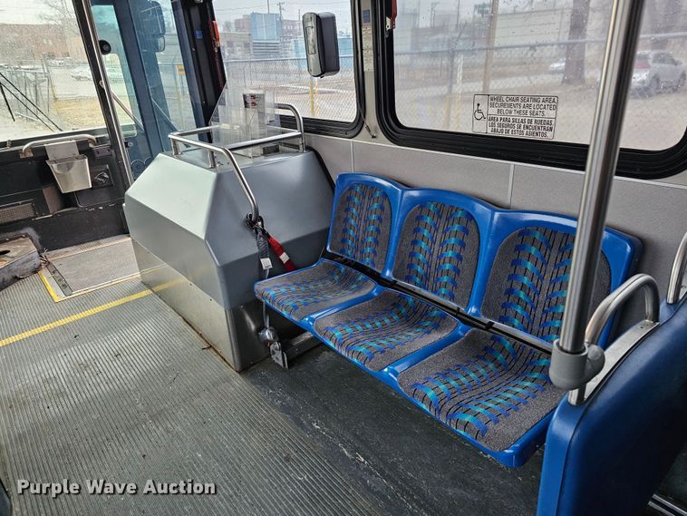 image for item DO4217 2006 Gillig G29B102N4  transit bus