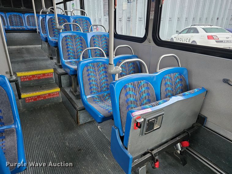 image for item DO4217 2006 Gillig G29B102N4  transit bus