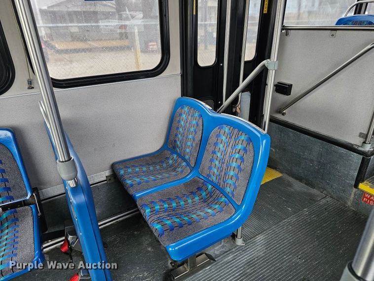 image for item DO4217 2006 Gillig G29B102N4  transit bus