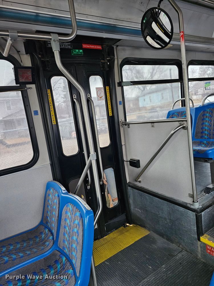 image for item DO4217 2006 Gillig G29B102N4  transit bus