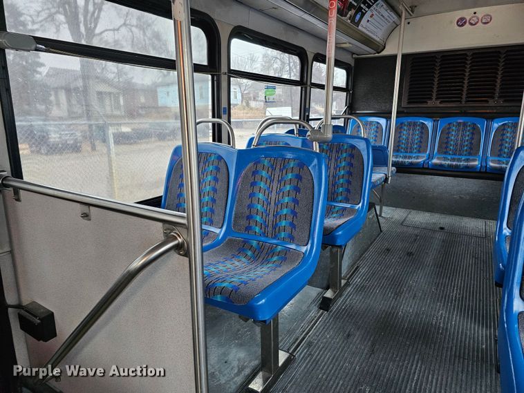 image for item DO4217 2006 Gillig G29B102N4  transit bus